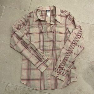 Patagonia flannel pale pink plaid collared button up shirt